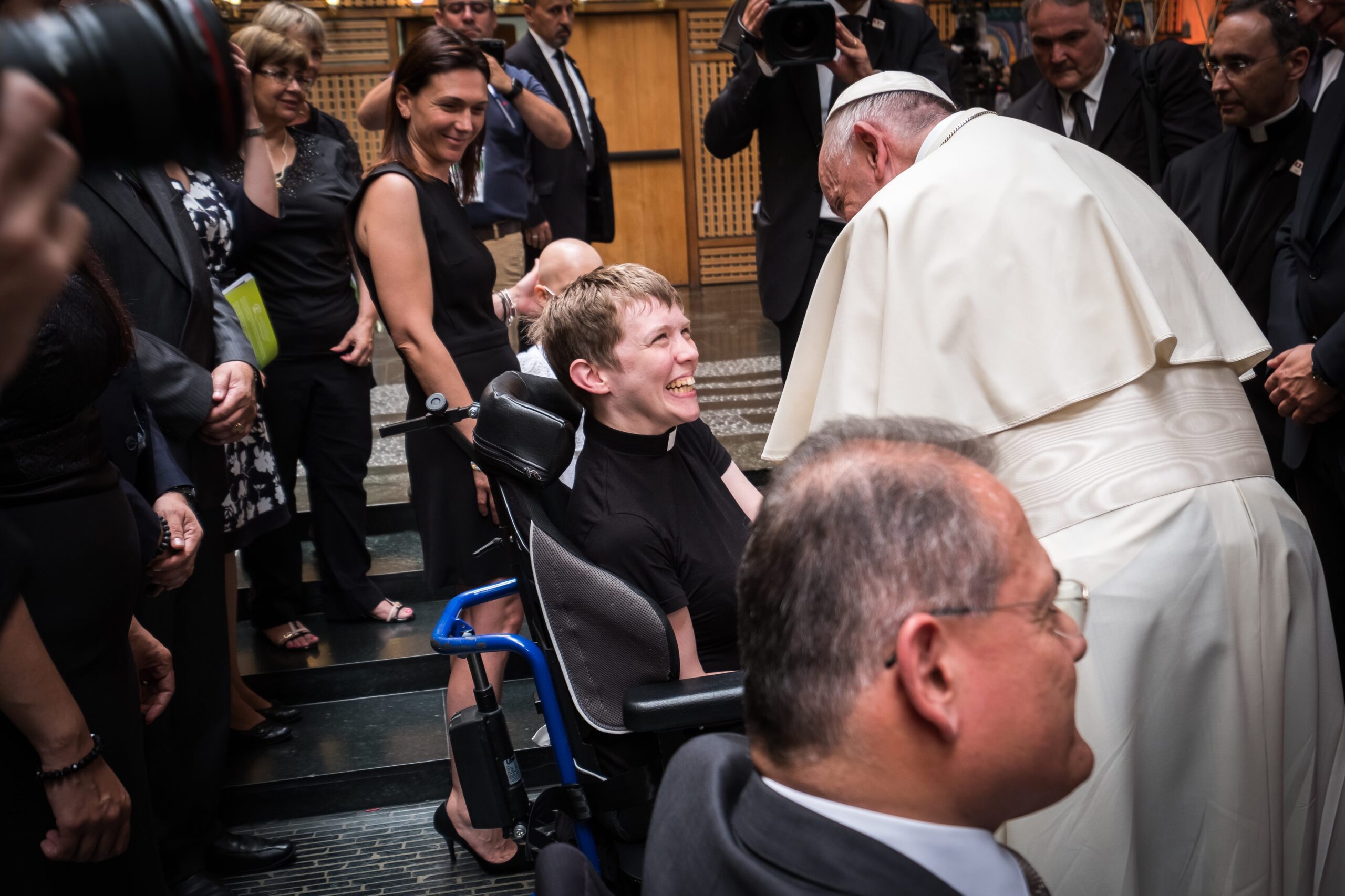 Rev. Miriam Spies and Pope Francis at the World Council of Churches Central Committee meeting. (Credit: WCC, Magnus Aronson)