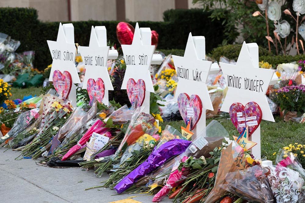 A memorial outside the Tree of Life Synagogue in Pittsburgh on Oct. 30, 2018. (Photo: Andrea Hanks/Official White House Photo/Creative Commons)