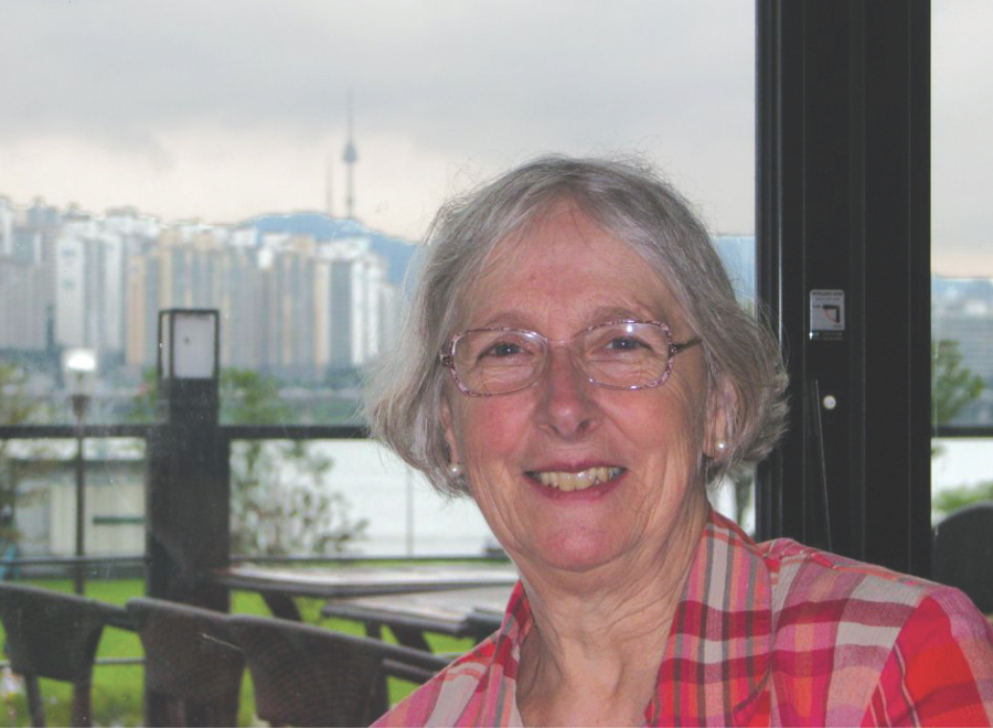grey-hair woman with glasses