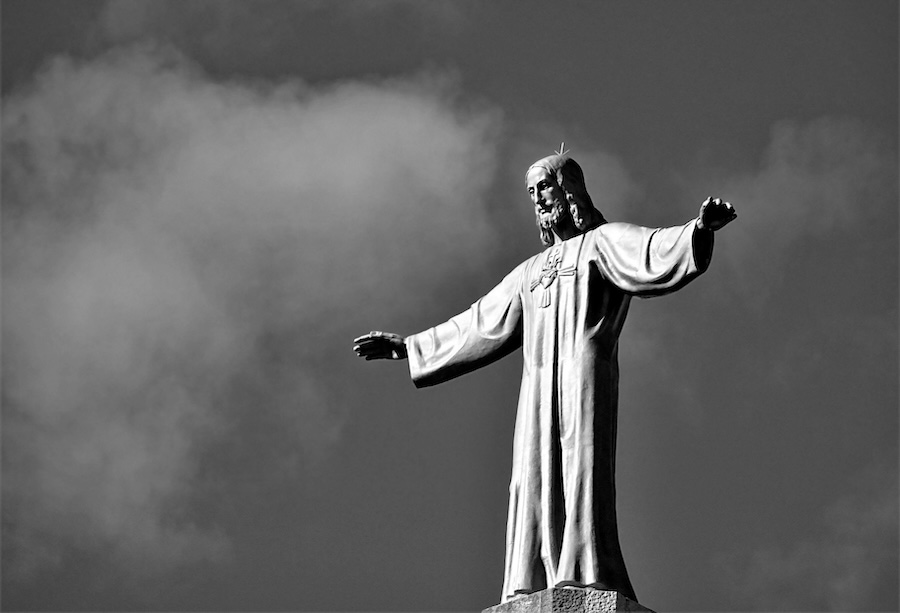 Black and white image of a statue of Jesus